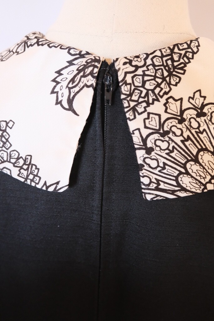 Vintage 60s Mod Black & White Scarf Silk Dupioni Shift Dress Mid Century Office