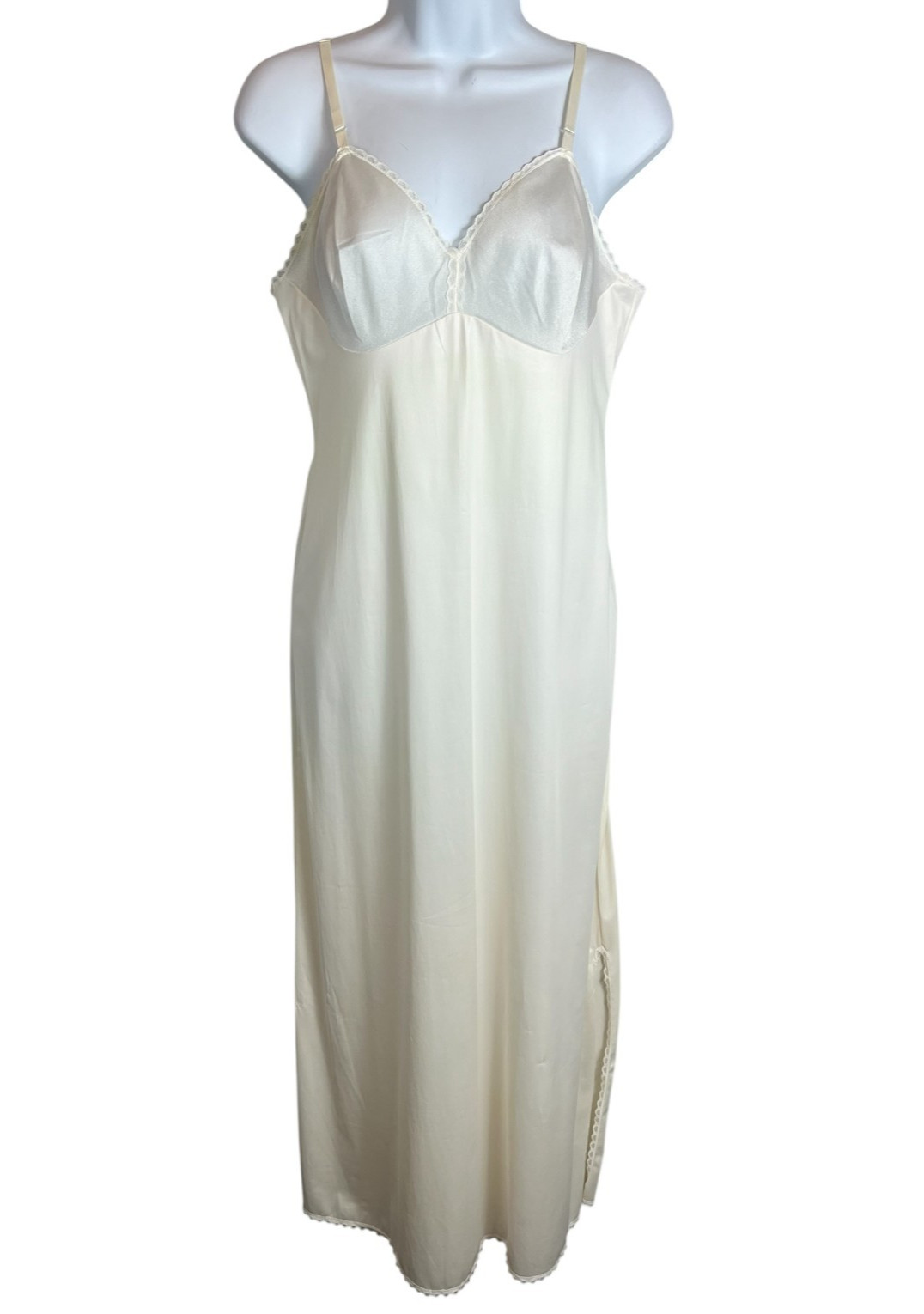 Vintage 70s Vanity Fair Ivory Full Dress Slip Dress Lace Trim USA Made 34 LL