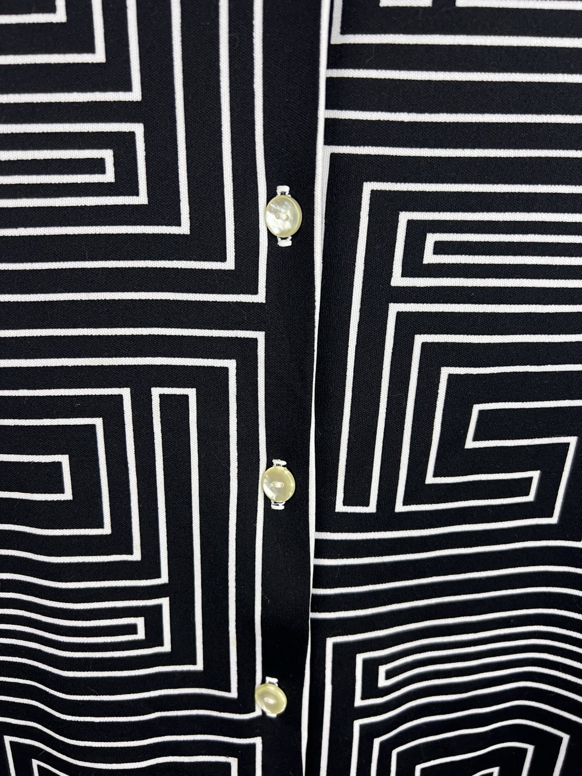 VTG 70’s Wilroy Traveler NY Women’s Button Up Blouse M/L Geometric Mod Maze