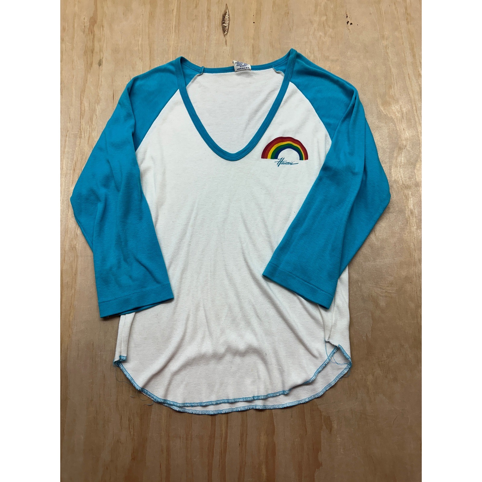 Vintage Poly Tees Hawaii Rainbow Raglan V-Neck Shirt Blue White Large USA Made