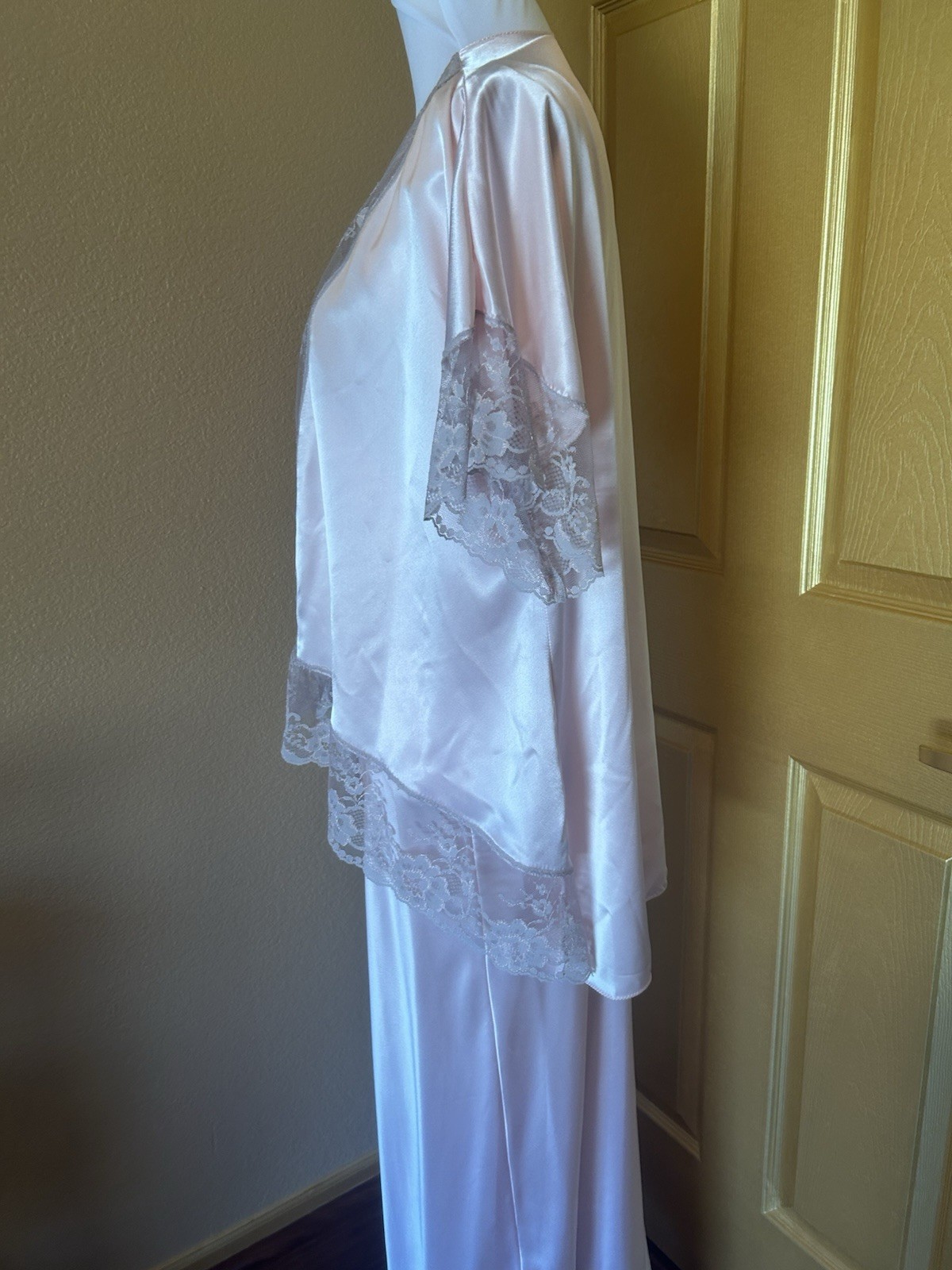 vintage jenelle of california Nightgown & Robe.