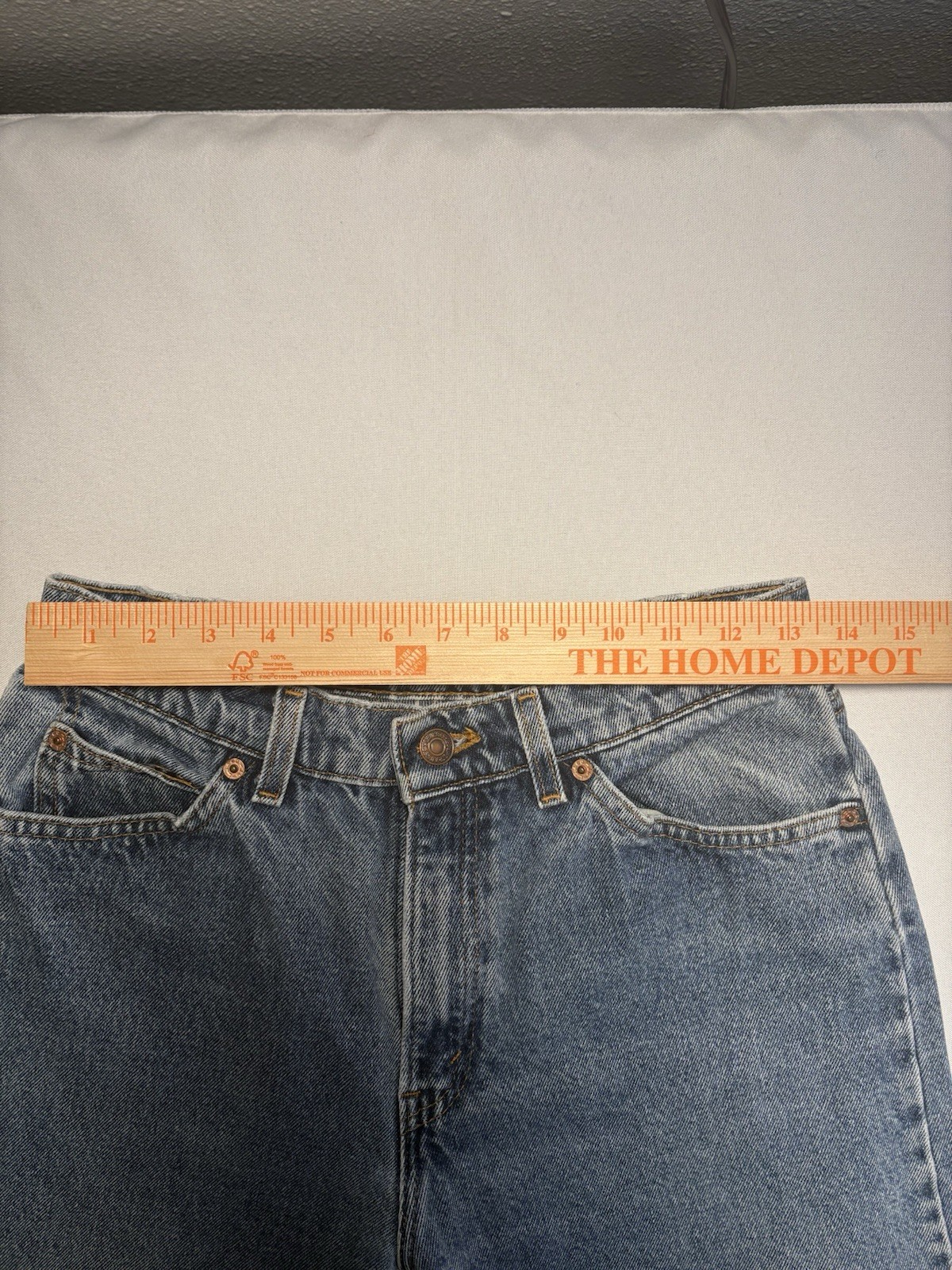 Vintage Orange Tab 960 Loose Fit Straight Leg Levi’s Jeans Size 8, 26×30, USA
