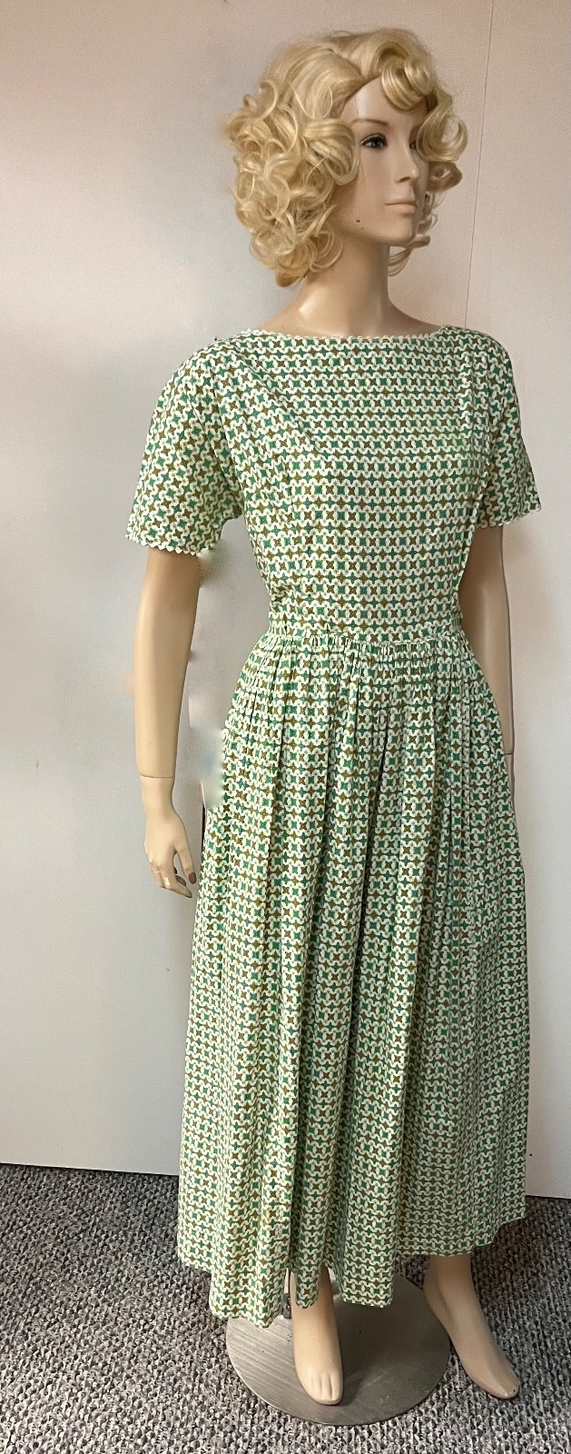 Vintage 1950s Harlequin Print Full Sweep Cotton Dress Back Metal ZipperBust 44