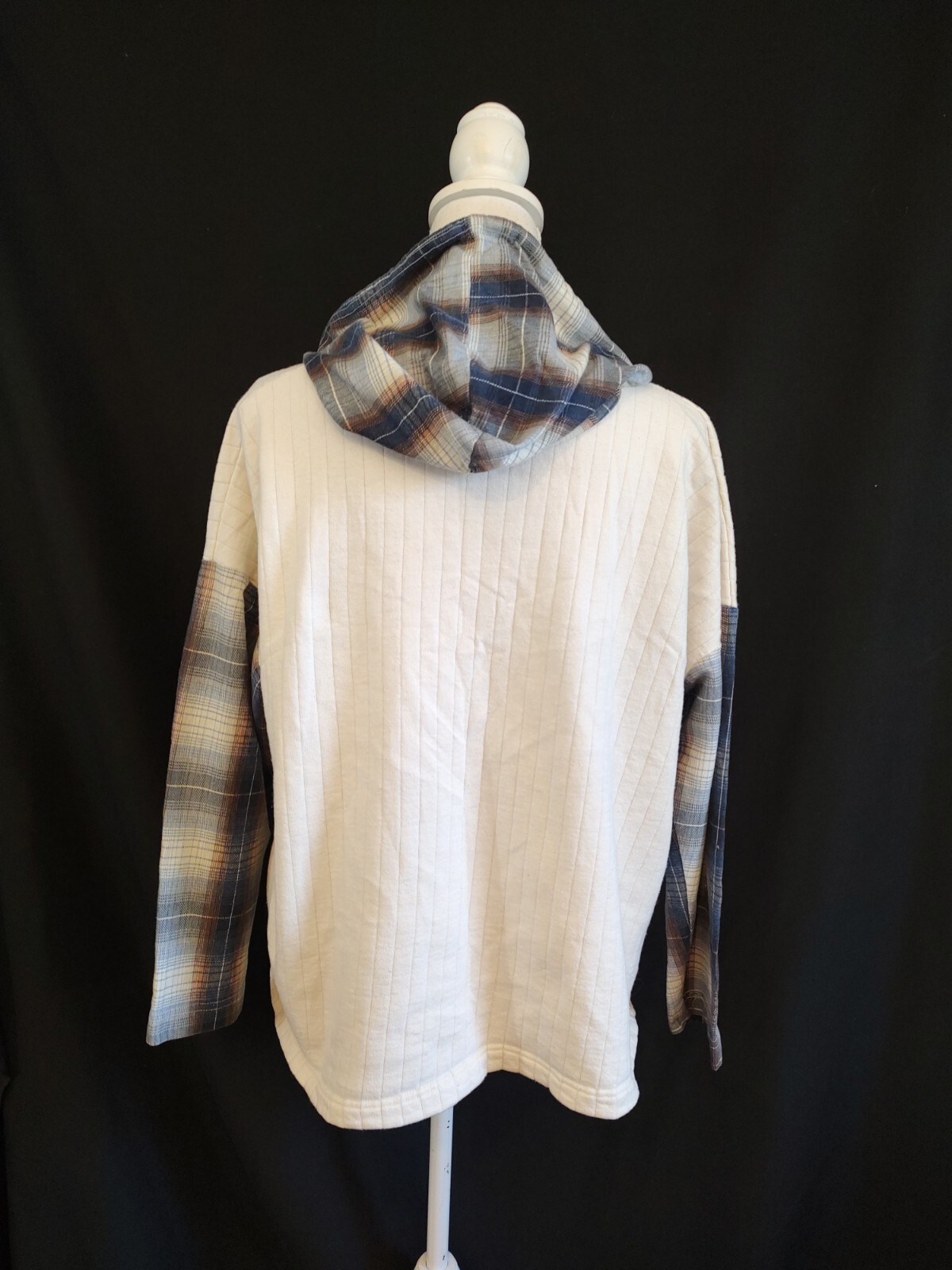 90’s Vintage Hoodie Shirt Grunge Plaid Sleeve USA Status Club Chest Graphic L/XL