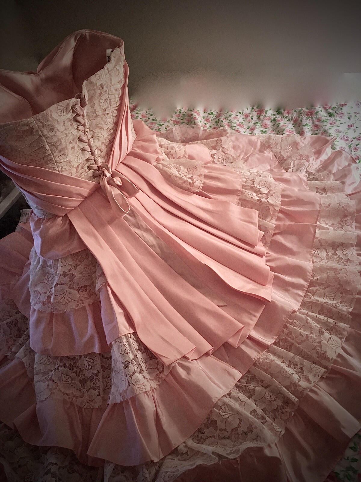 Betsey Johnson Evening Size 6 Vintage Silk Corset Laced Dress Ruffles Tulle Pink