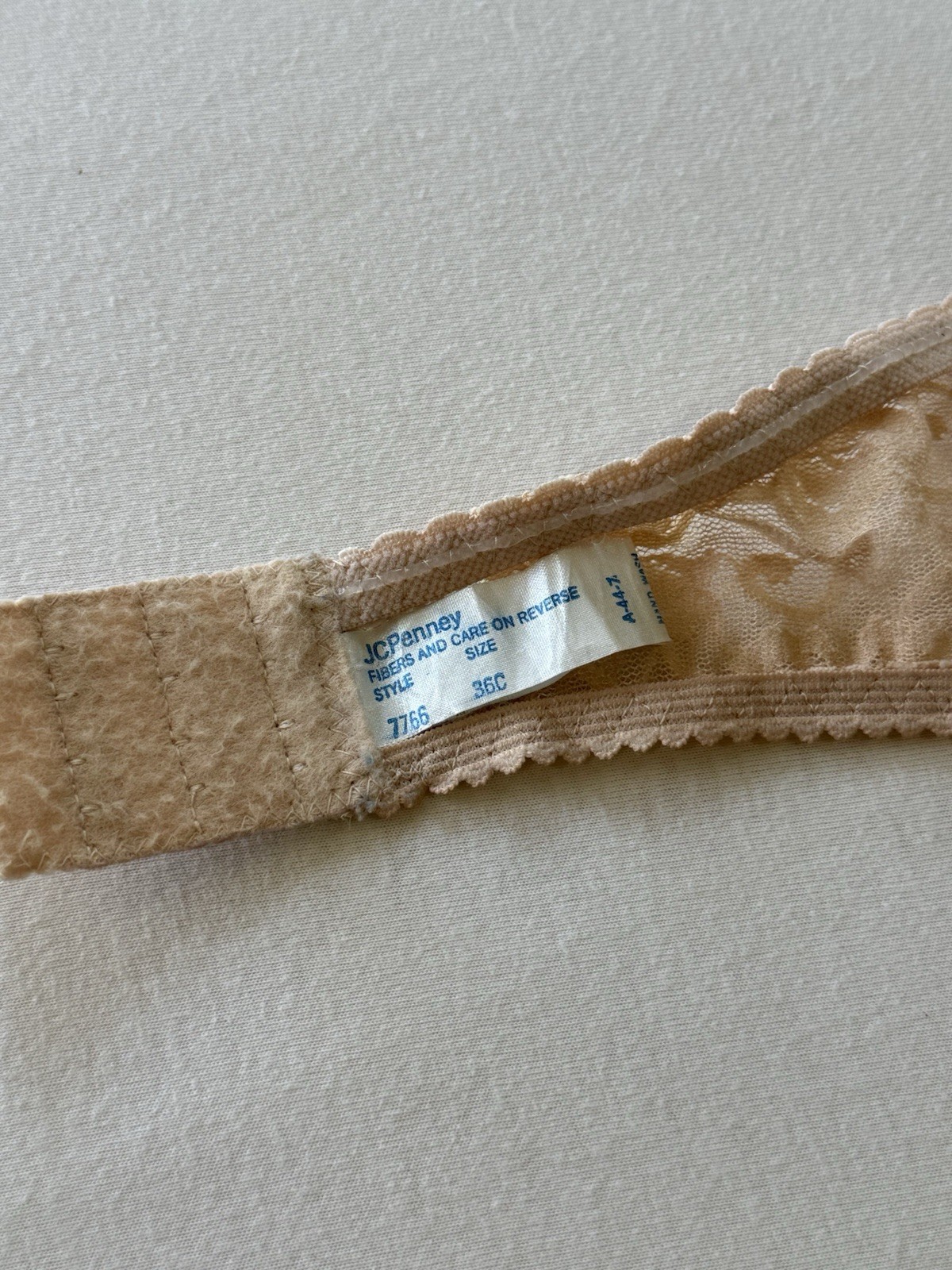 Vintage 1980’s JC Penney Beige Lace Strapless Underwire Bra Size 36C Style 7766