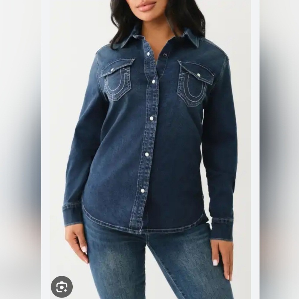 True Religion womens M Denim Western Snap Button Shirt Blue Horseshoe Pockets