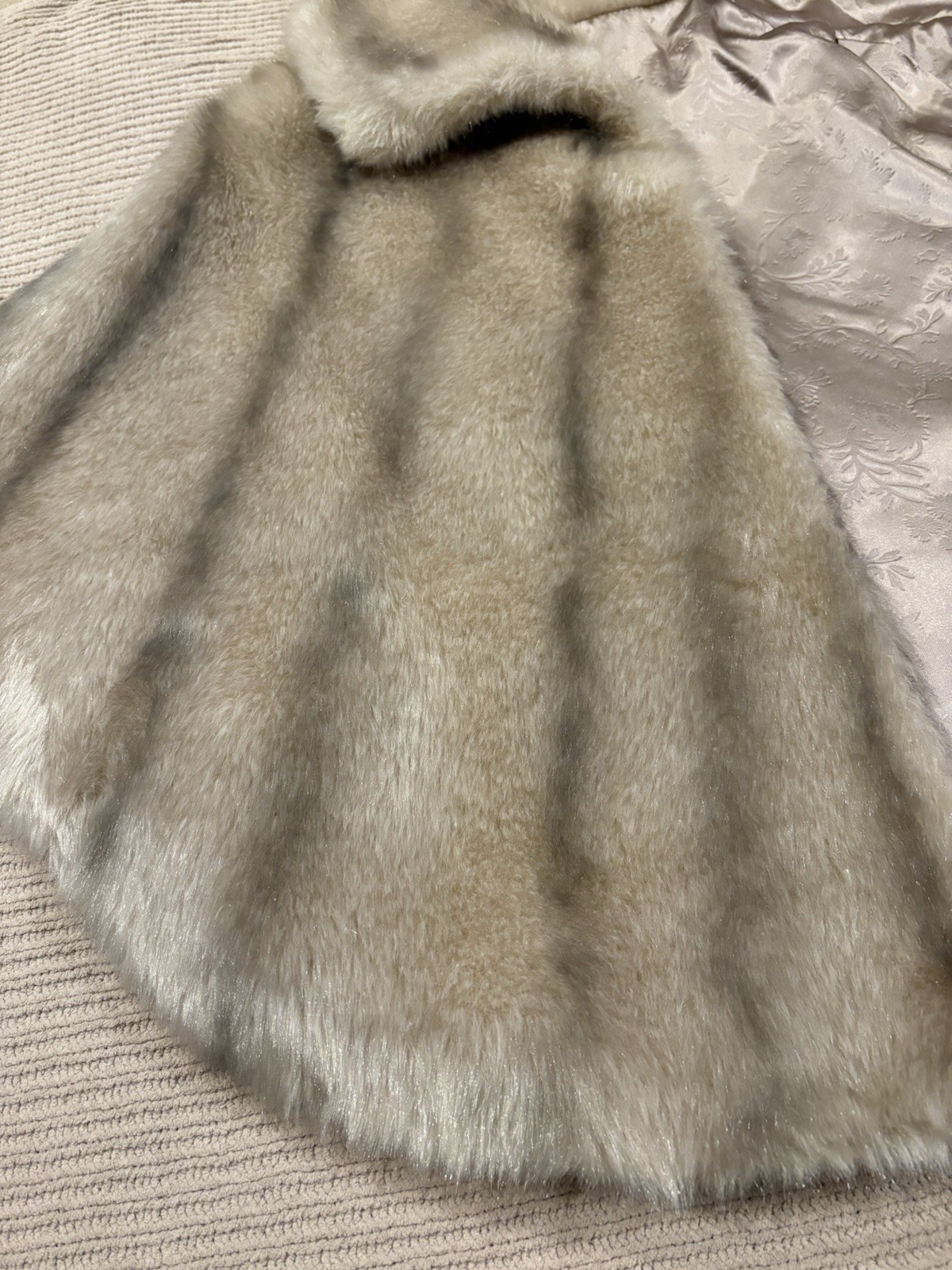 Vintage Regina Glenara By Glenoit Faux Fur Cape. Brown. Excellent Condition