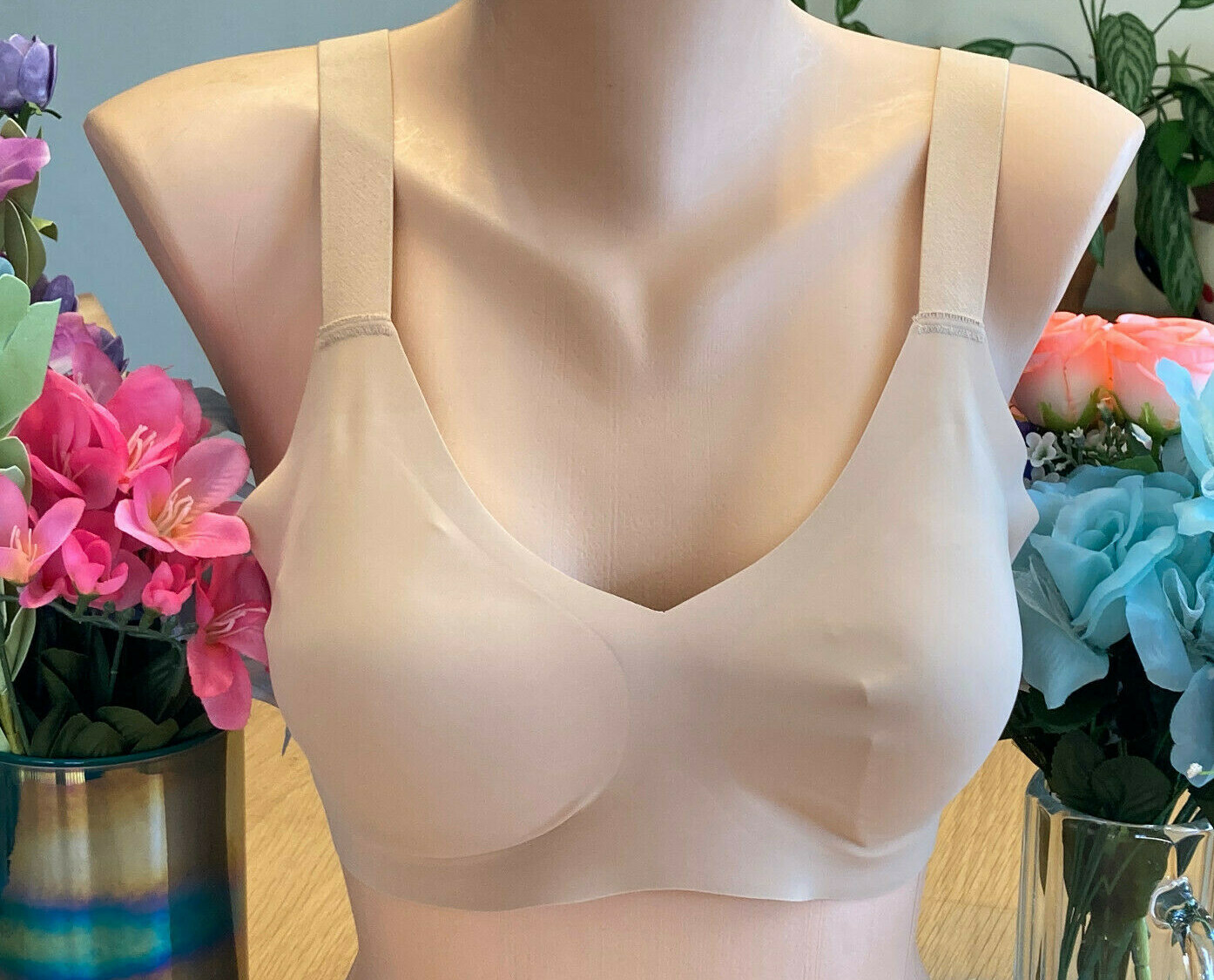 KNIX KNIXWEAR 32/34CD Nude Padded V-Neck Wide Strap Wire Free Bra