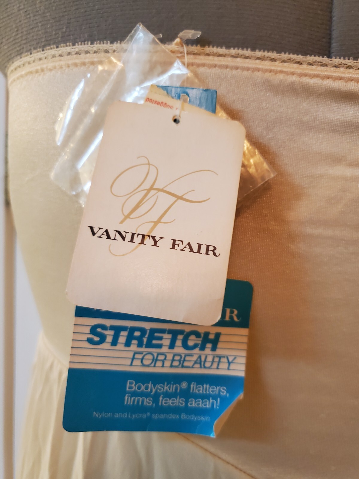 VTG Vanity Fair Beige Dupont Nylon Full Slip Lace Adjustable Straps 34 LL NWT