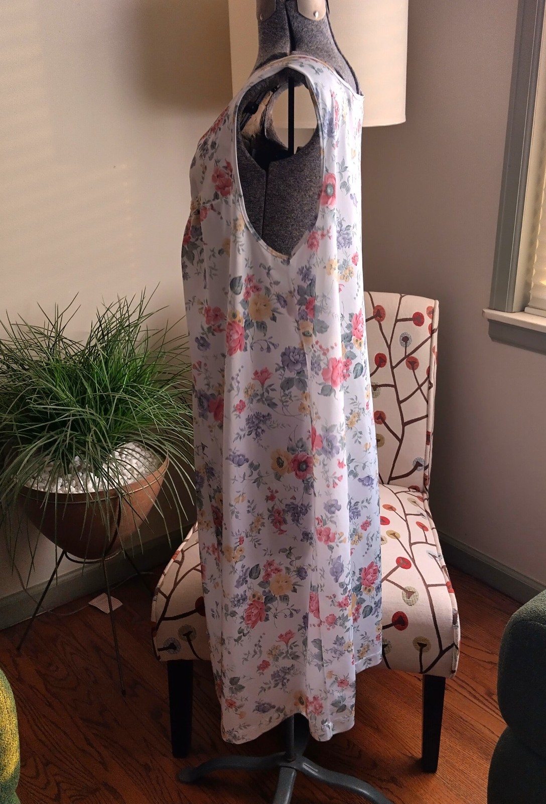 Vintage Vanity Fair Floral Nightgown XXXL 3X Romantic Sleeveless 100% Polyester
