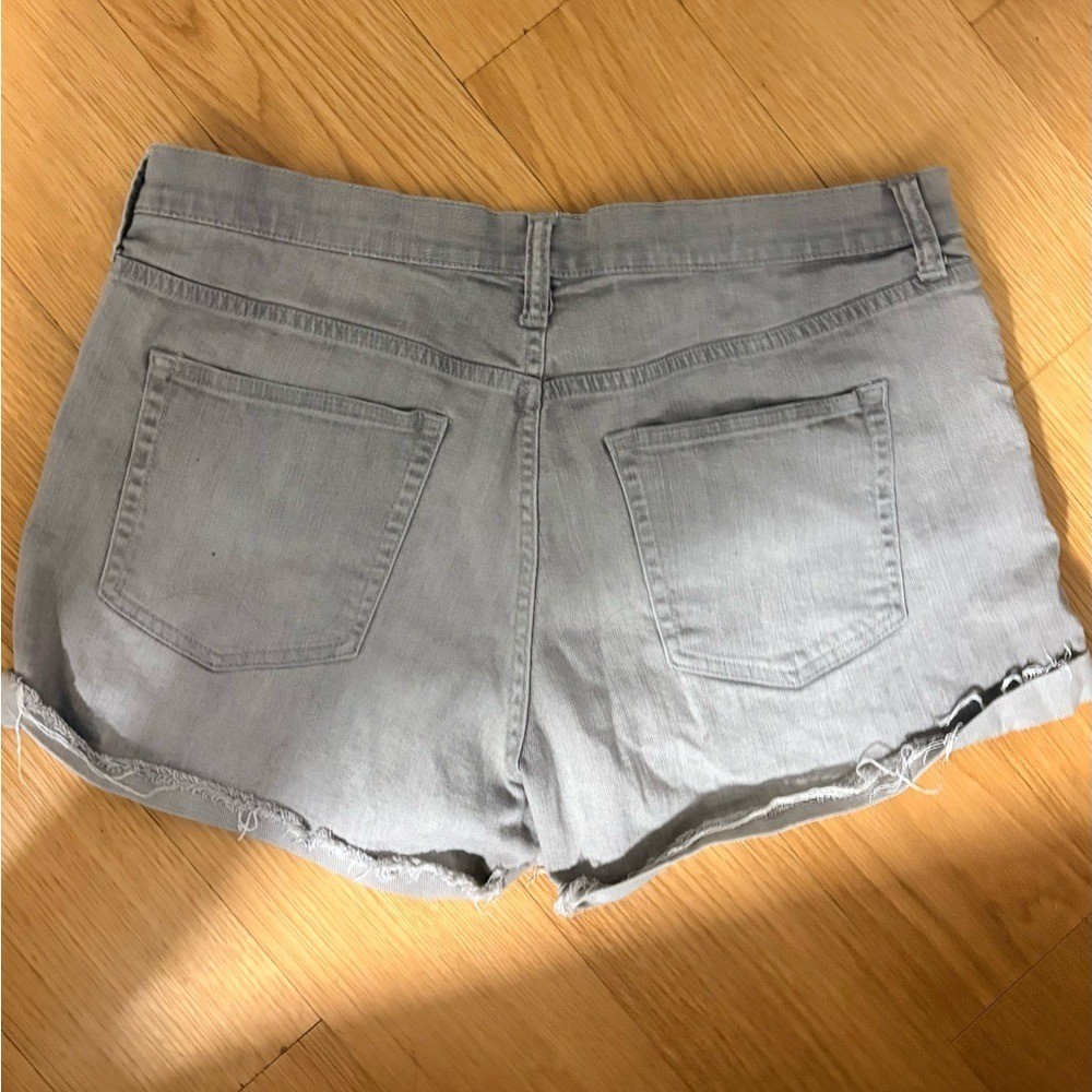 Gap 1969 Slim Denim Shorts | Size 33