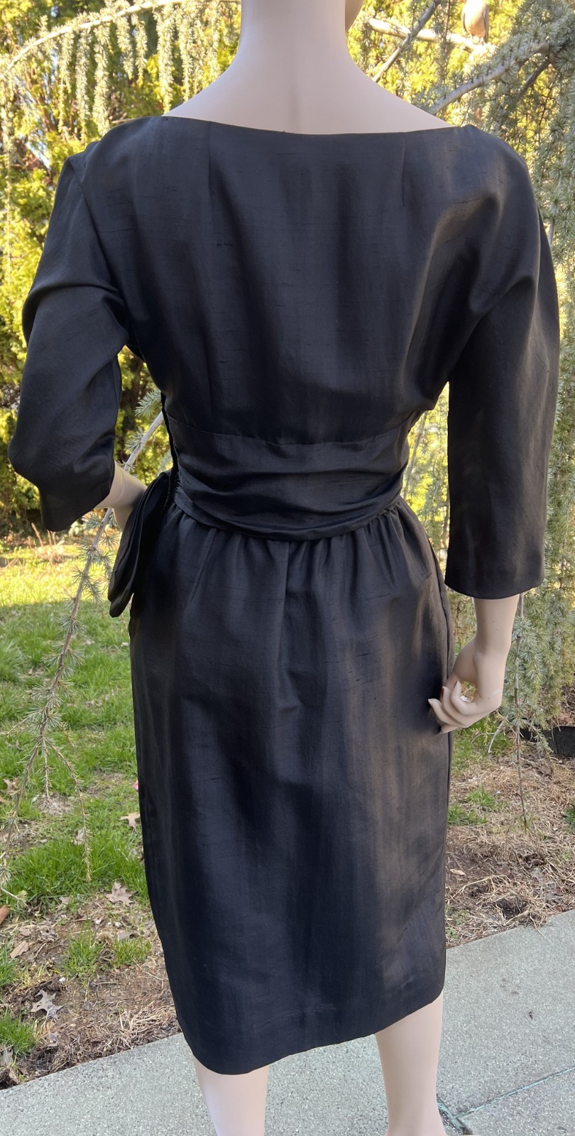 VINTAGE 1950’s YOUNG COSMOPOLITANS BEST & CO BLACK SILK SHEATH DRESS