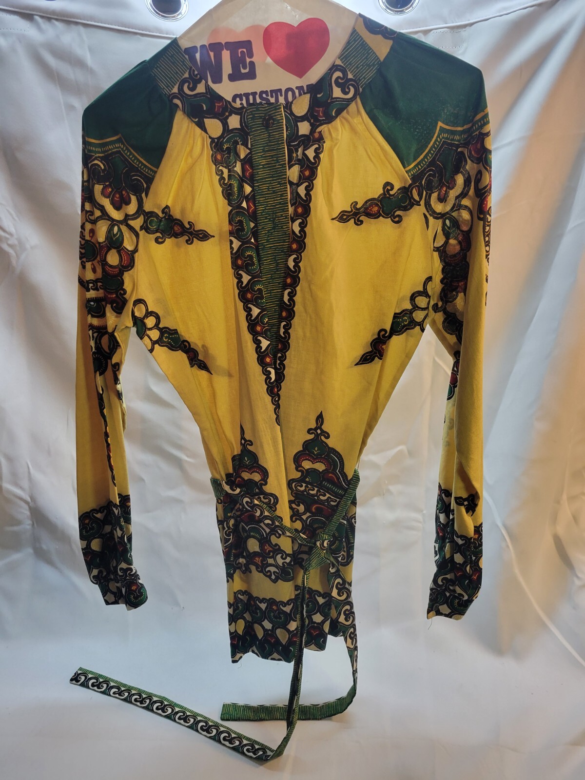 Vintage 70’s Lady Arrow Women’s Button Up Shirt/Blouse Belt Measurements in Pics