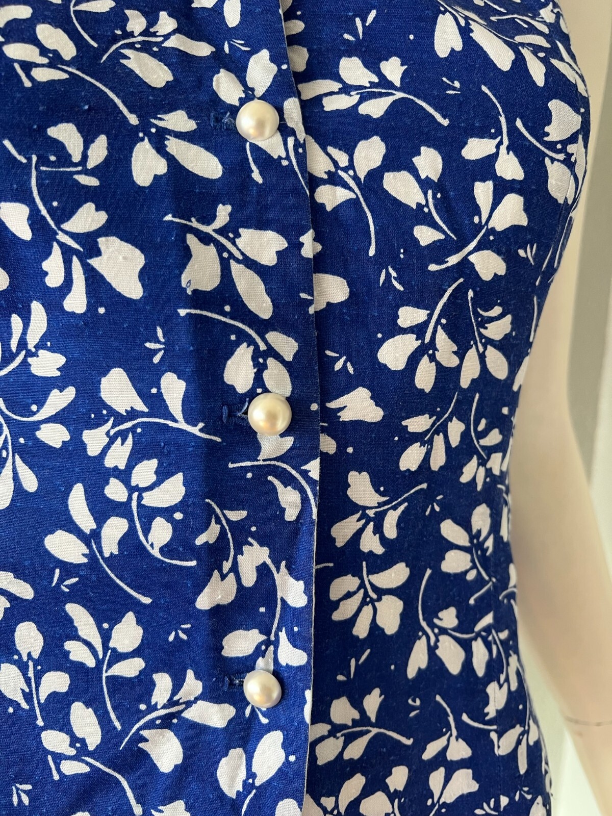 Vintage Blue Floral Pearl Button Down Sleeveless Pin Up Crop Blouse Top S/M