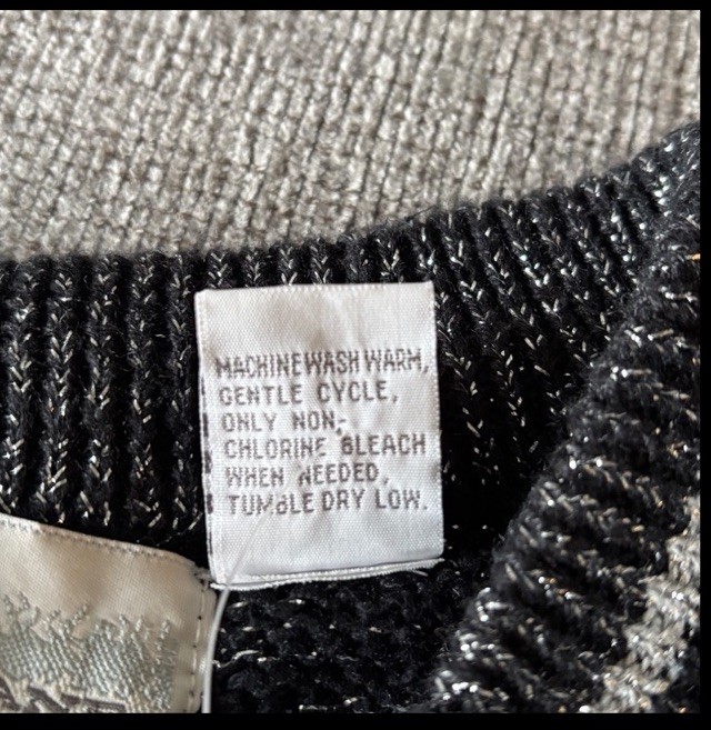 Bramble Lane Vintage 1980’s Black and Silver V-Neck Women’s Sweater LARGE NWT
