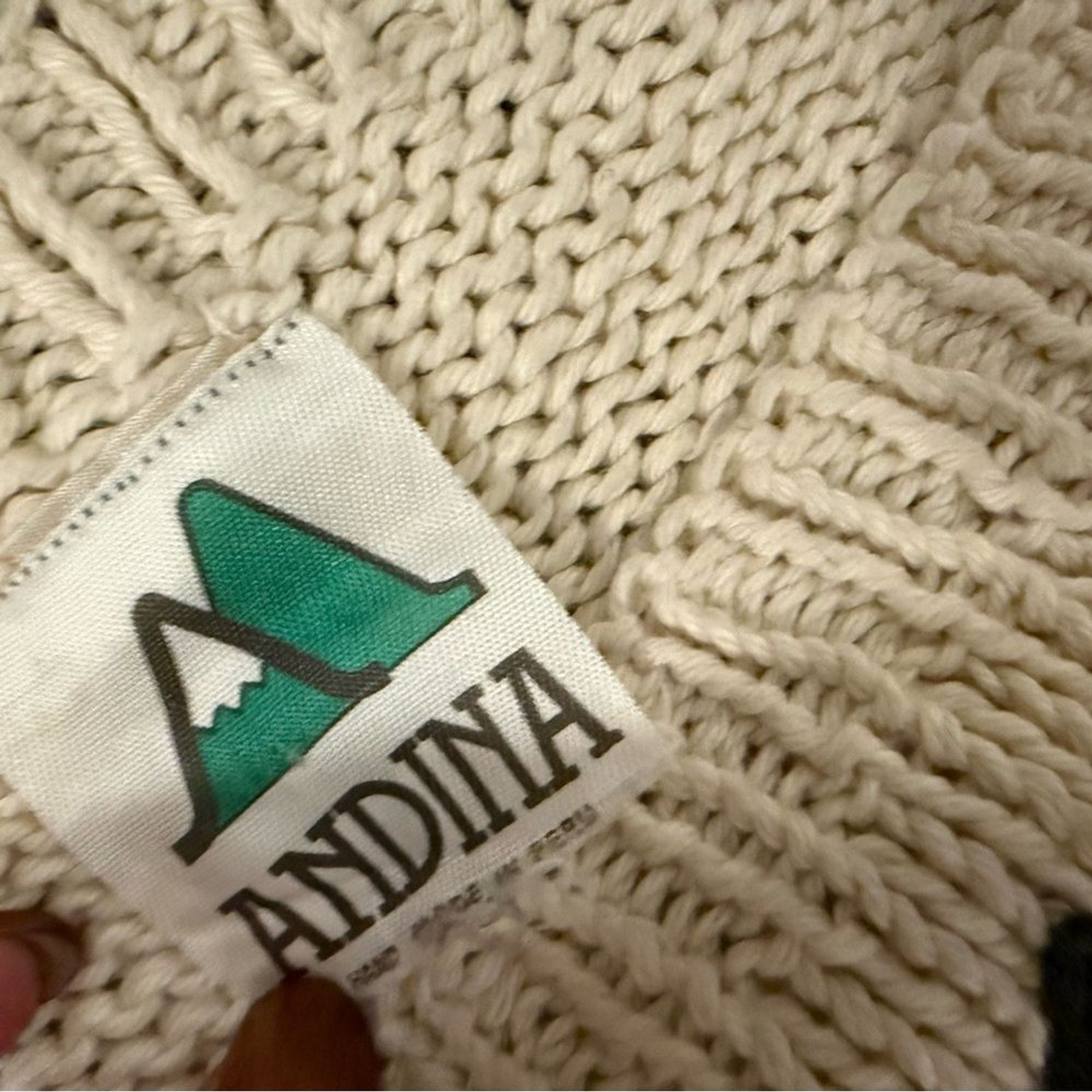 Vintage Peruvian 3D hand knit Cream Sweater ski mountain winter felt grannycore
