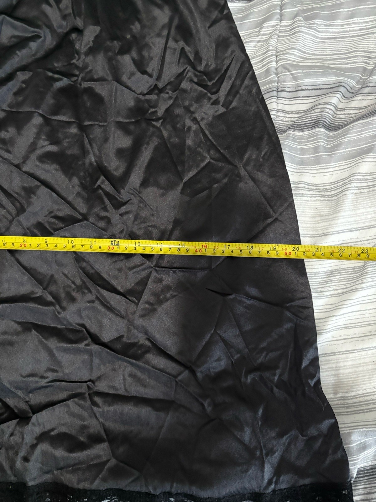 vtg WARNERS Perfect Measure black Half Slip Skirt LACE USA Nylon S