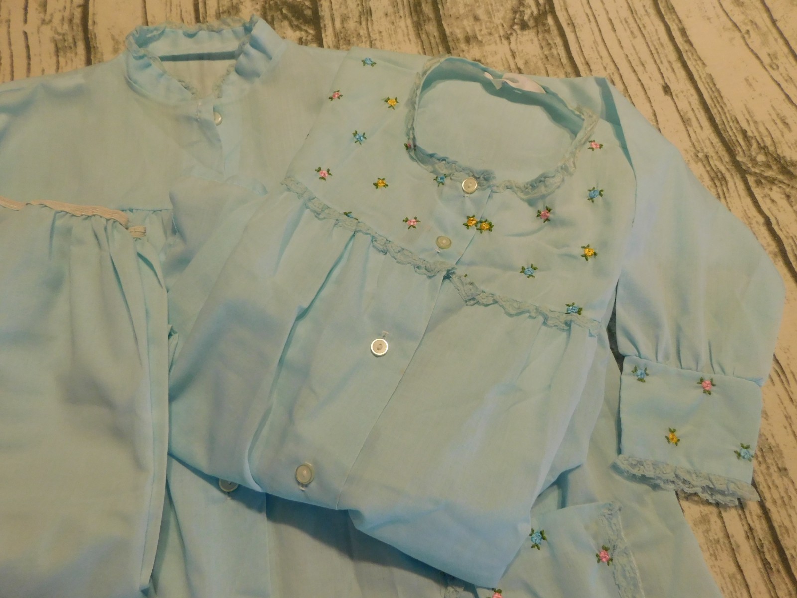 VTG 3 PIECE PAJAMA SET 1960’s BABY DOLL TOP PANTS ROBE EMBROIDERED FLOWERS sz L