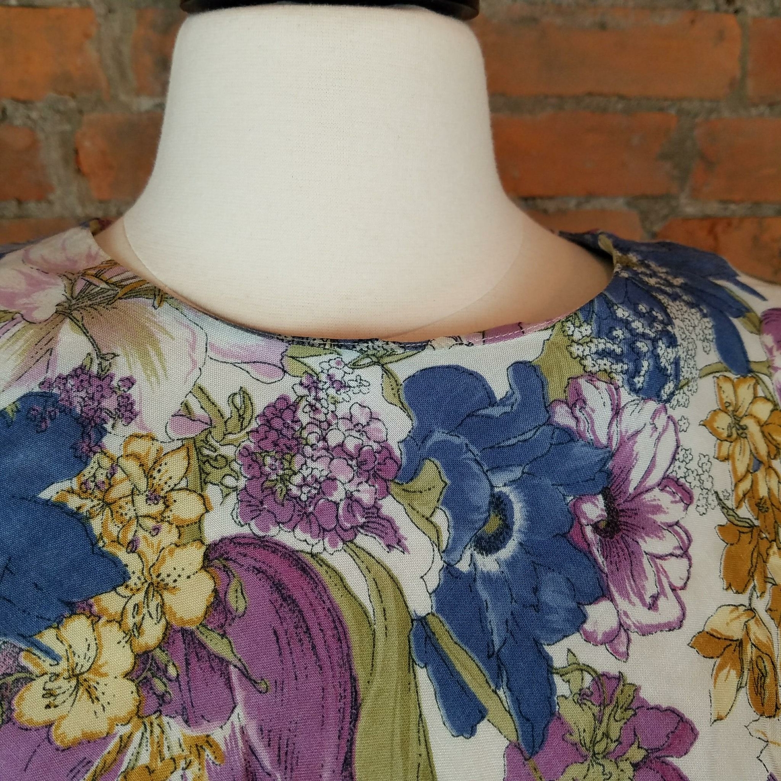 Vintage Womens Blouse FloralPrint White w/LilacBlueGreen Dolman Sleeves Size 12