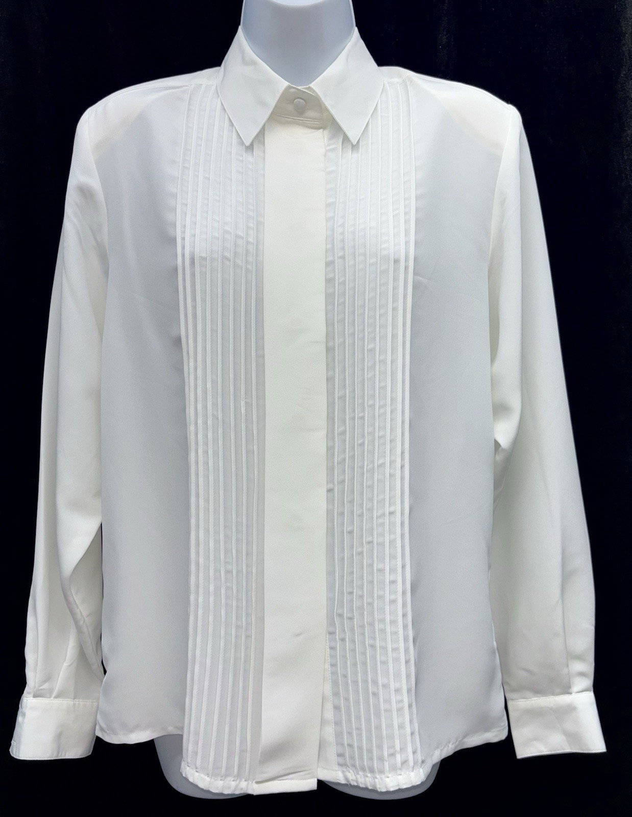 VTG Carry Back Women Size 6 Button Up Long Sleeve Blouse Ivory Pin Tuck Front