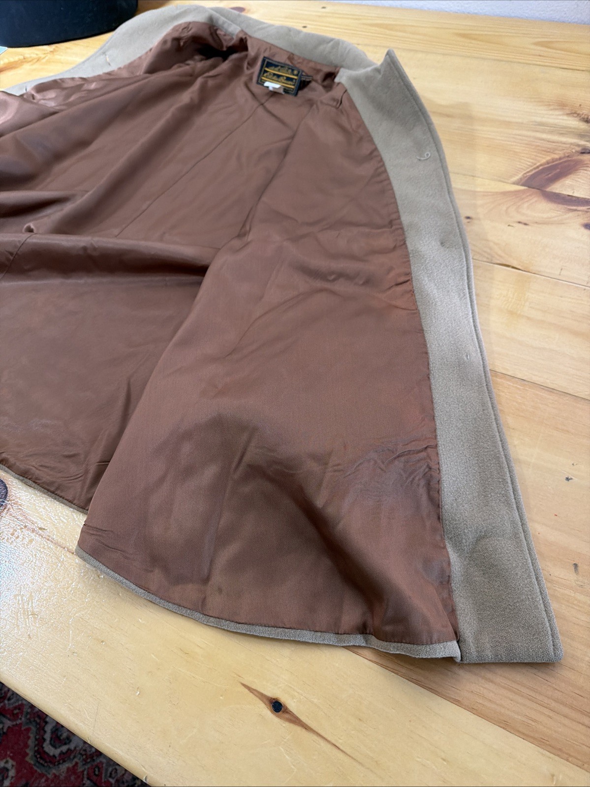 Vintage C.C. Filson Co Eddie Bauer Women’s Cape Size M 100% Virgin Wool Tan USA