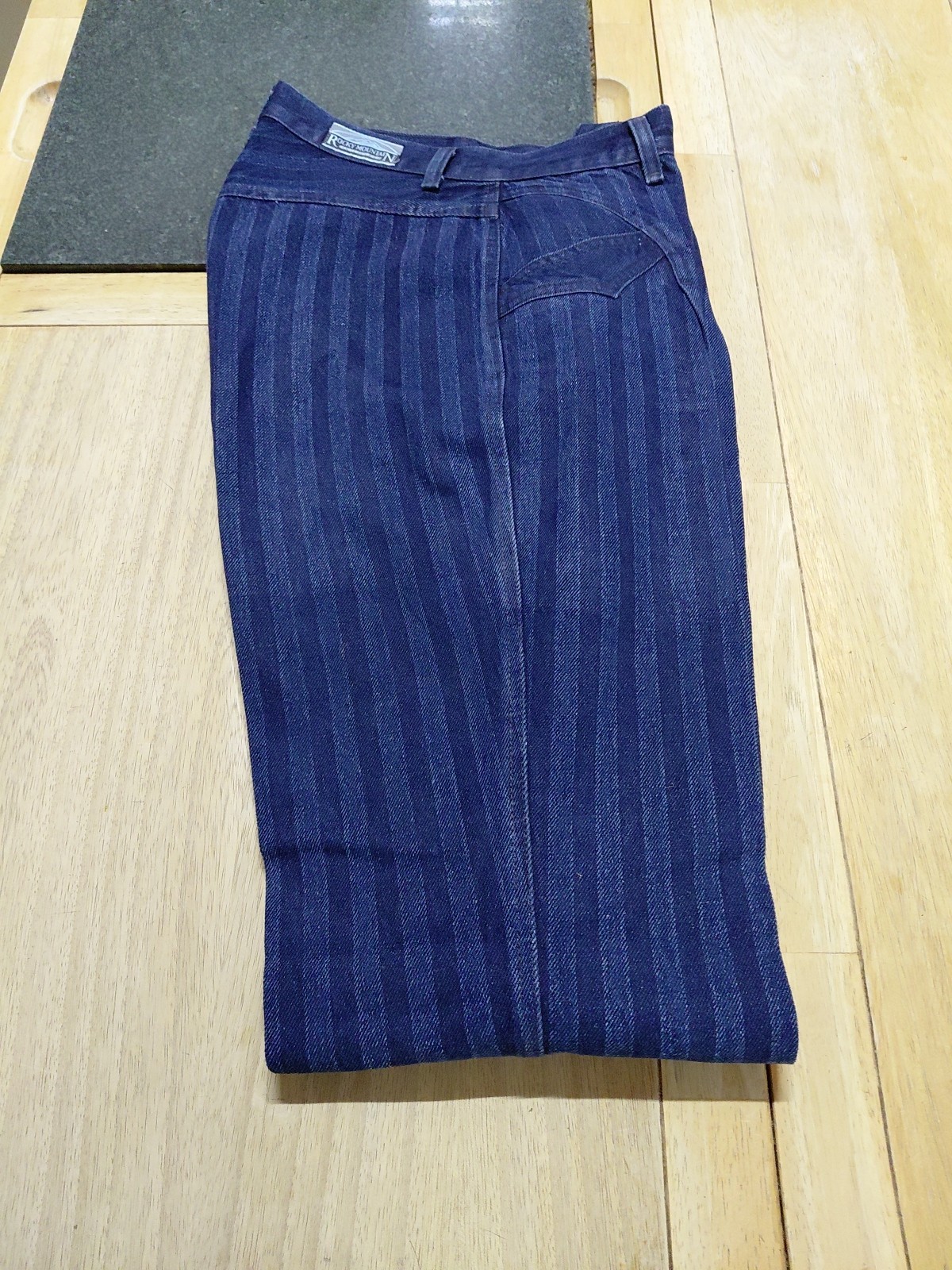 Vintage Rocky Mountain Jeans Size 30/11 Inseam 34 Dark Blue w/ stripes