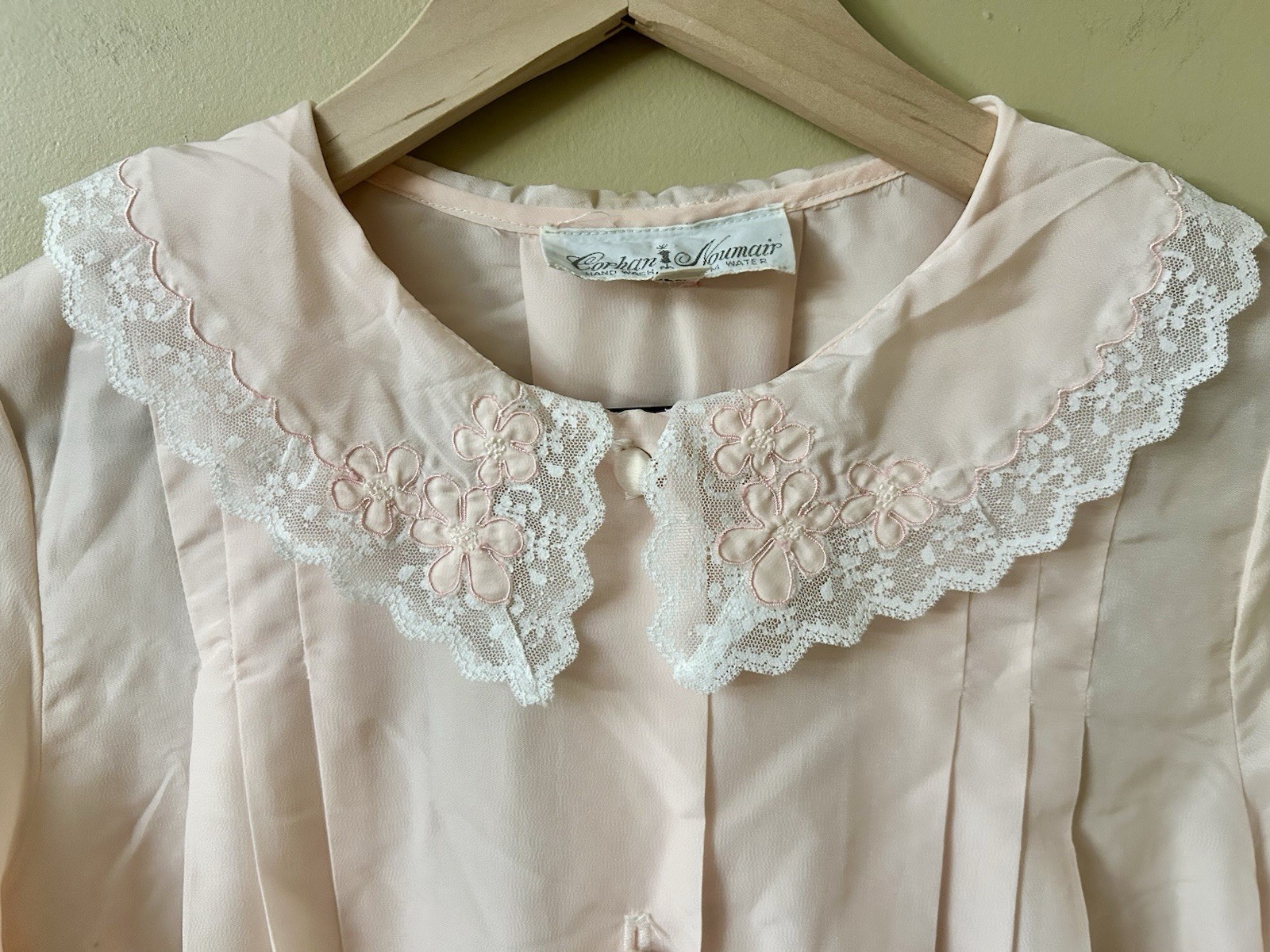 1960s Pink Lace Bed Shirt Corhan Noumair Hand Embroidered Babydoll Style Small