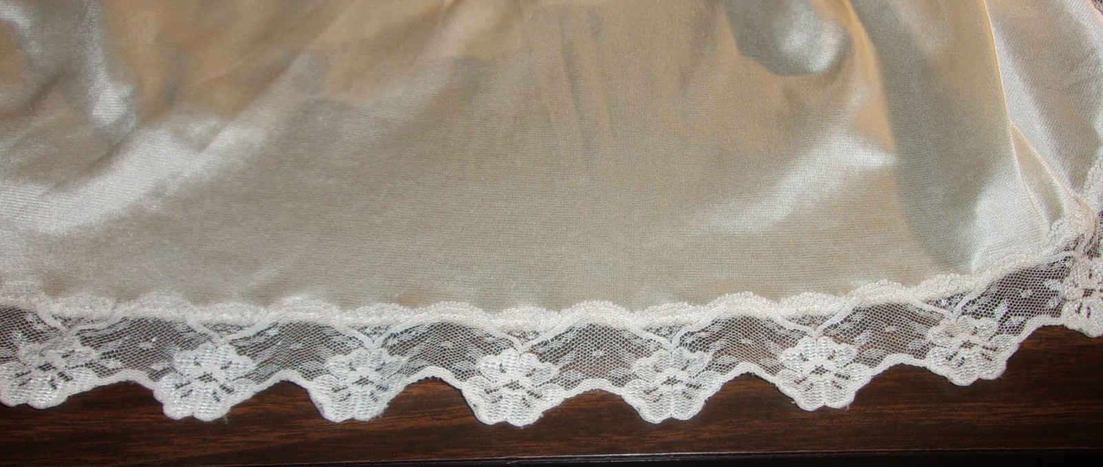 Vtg Lorraine Beige Half Slip – 25″ Long – Sz Small Long – Made in USA