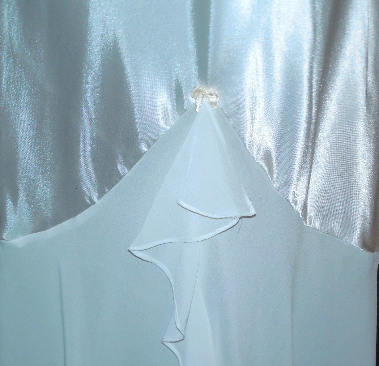 PRISTINE L BUST 38″ ENCHANTING BEADED BRIDAL WHITE PEARLS LIQUID SATIN NIGHTGOWN