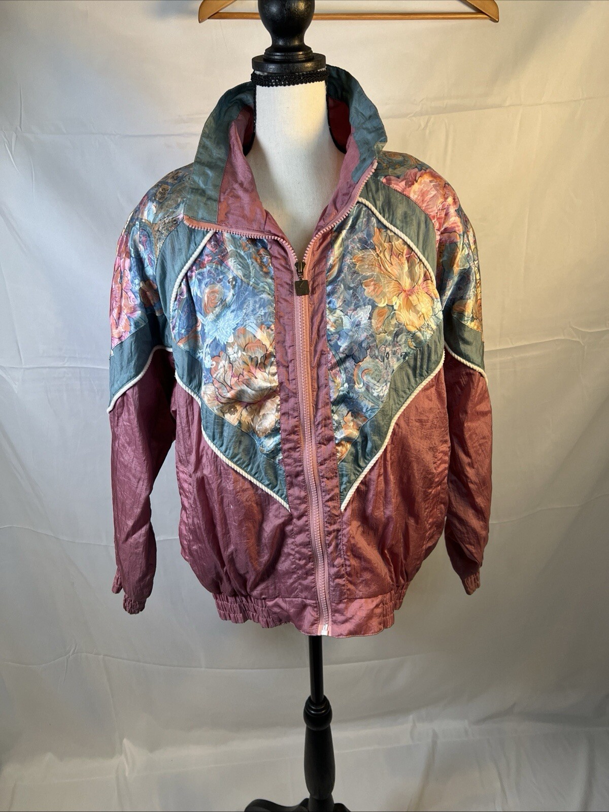 Classic vintage 1980’s Women’s Track Suit Jacket Mauve Floral Size L . So Cool