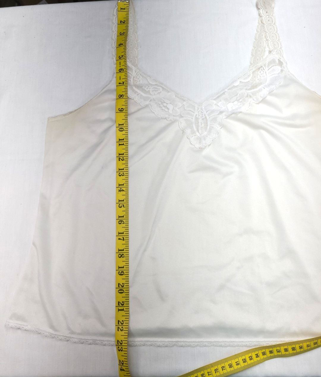 Vintage Vanity Fair Camisole Lace Sraps Neckline Sz 40 – 46