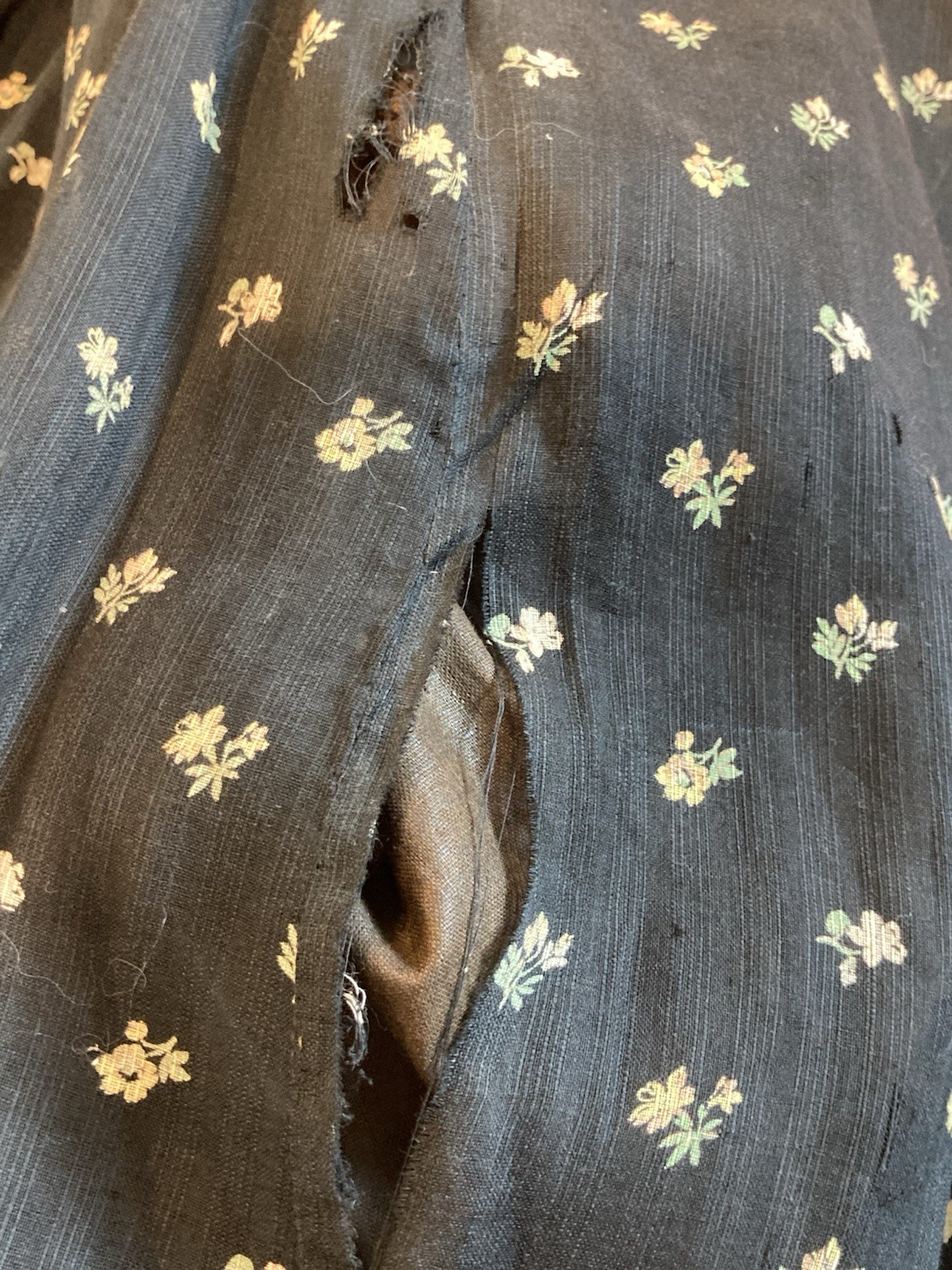 Vintage 1890s 1900s Victorian 2 pc dress print w little flowers
