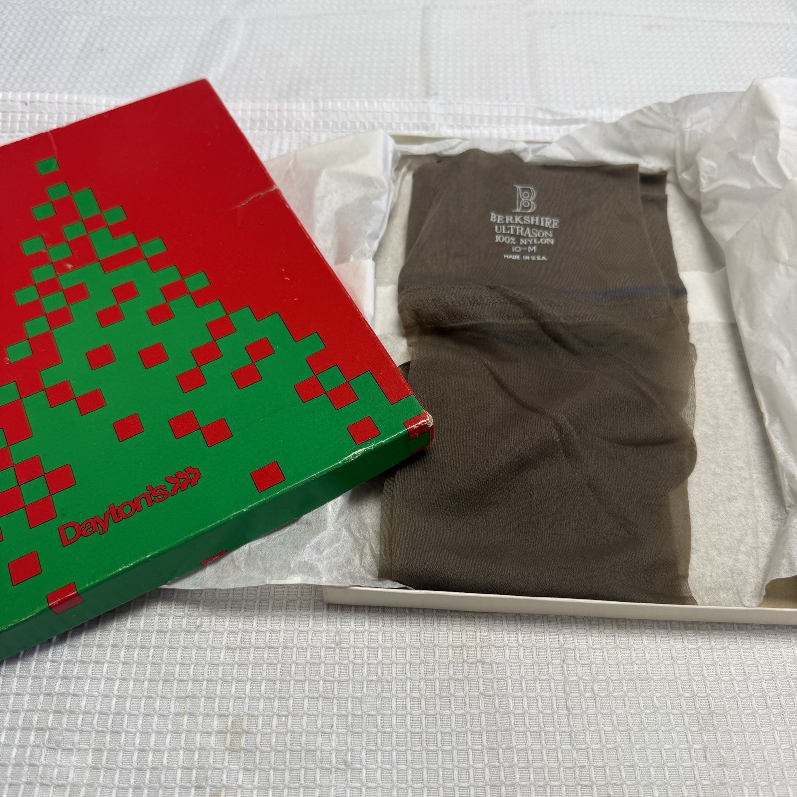 Vintage Berkshire Nylon Hosiery Stockings Thigh High Ultrason Seamless 10M USA