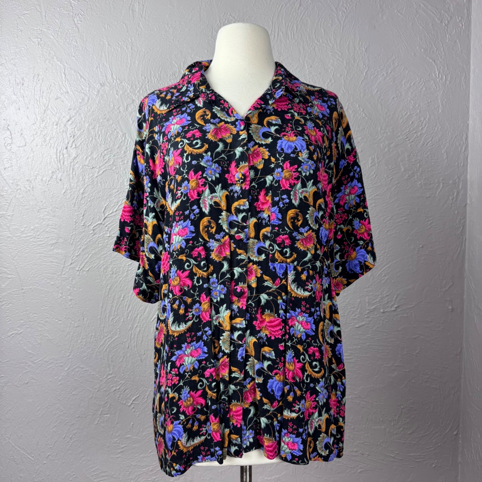 Vtg 80’s Gitano Sz Large black floral short sleeve button top 80s teen mall