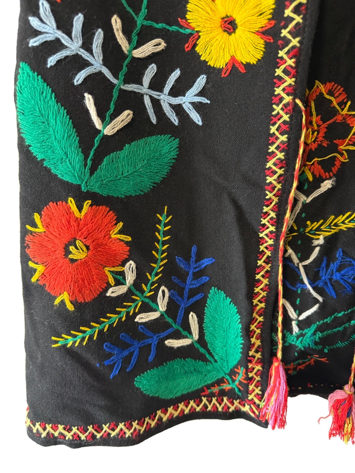 Vtg Embroidered Black Wool Folk Art Vest Boho Floral Traditional Hungarian Style
