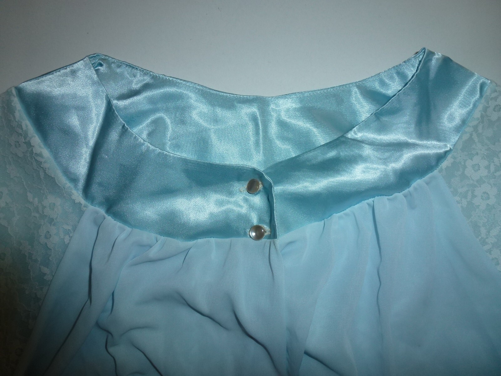 Stunning Blue lace Sleeve Vtg Evette nylon satin Bed Jacket Sz Medium