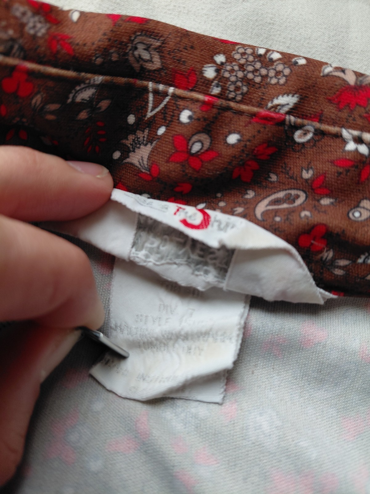 Vintage 1970s Sears The Shirt Paisley Blouse Brown Red Dagger Collar Western XL