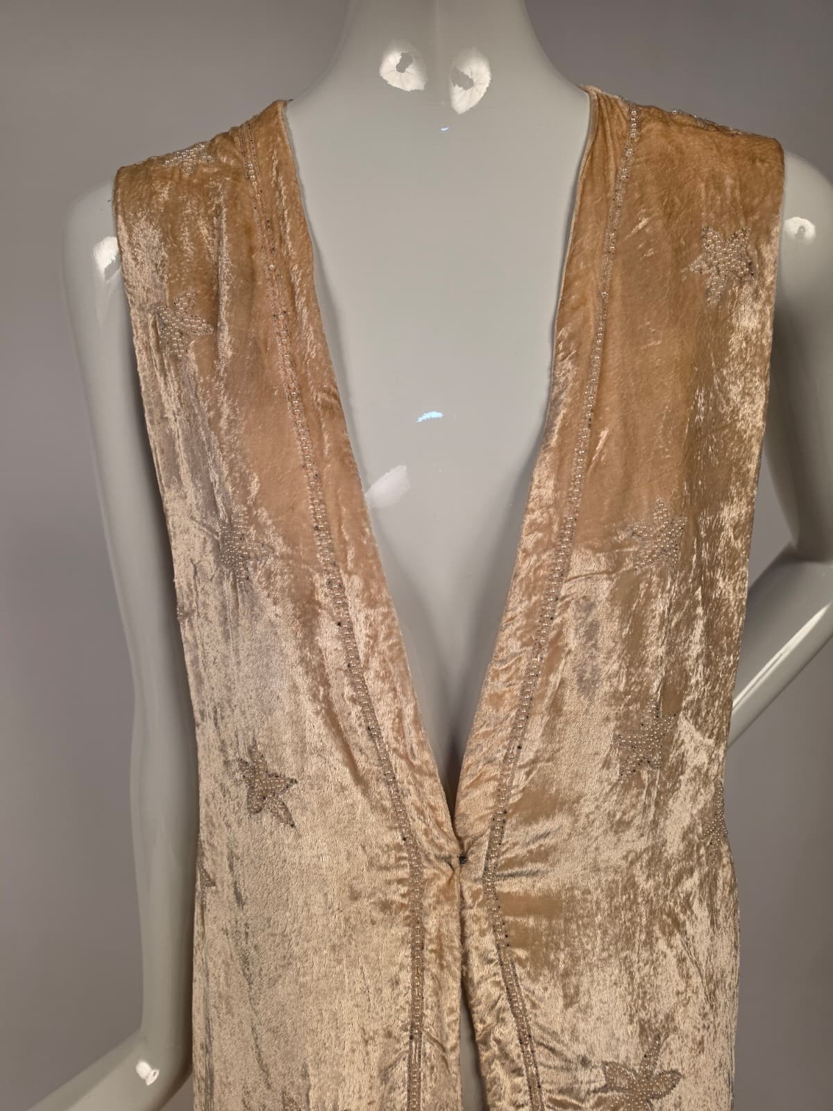 WEDDING WORTHY 1920’S BLONDE SILK VELVET BRIDAL COAT FOR DRESS W PEARL STAR