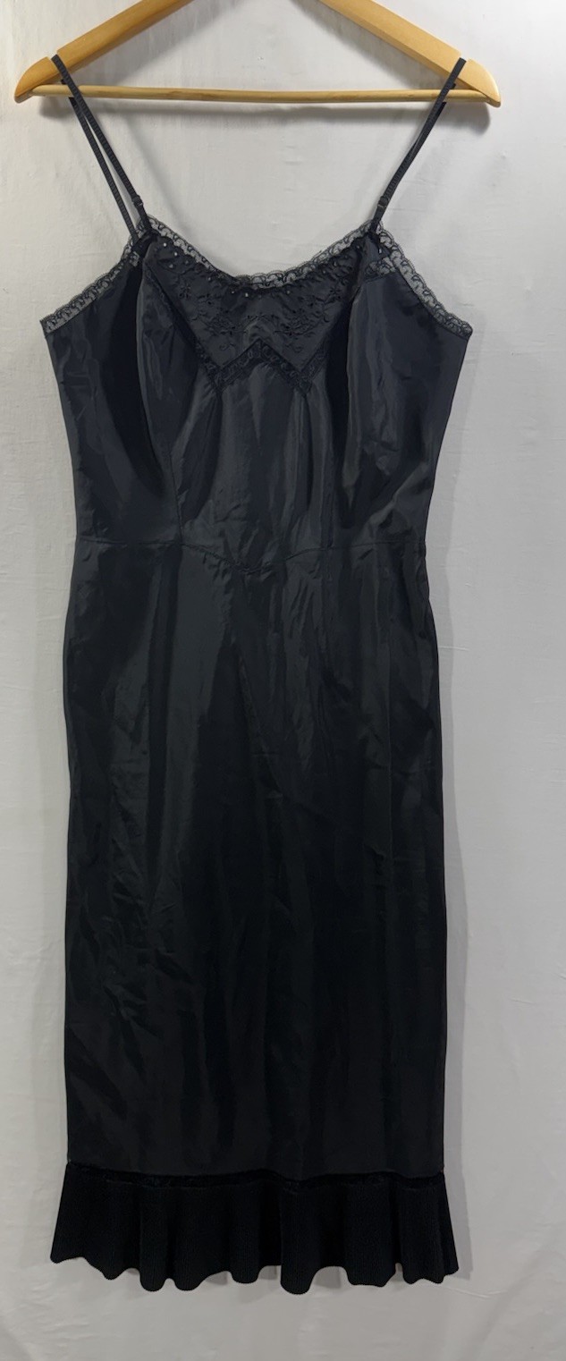 Vintage 1950’s BARBIZON Endear Tafredda Full Slip Black Dress Pleat Hem Miss 14