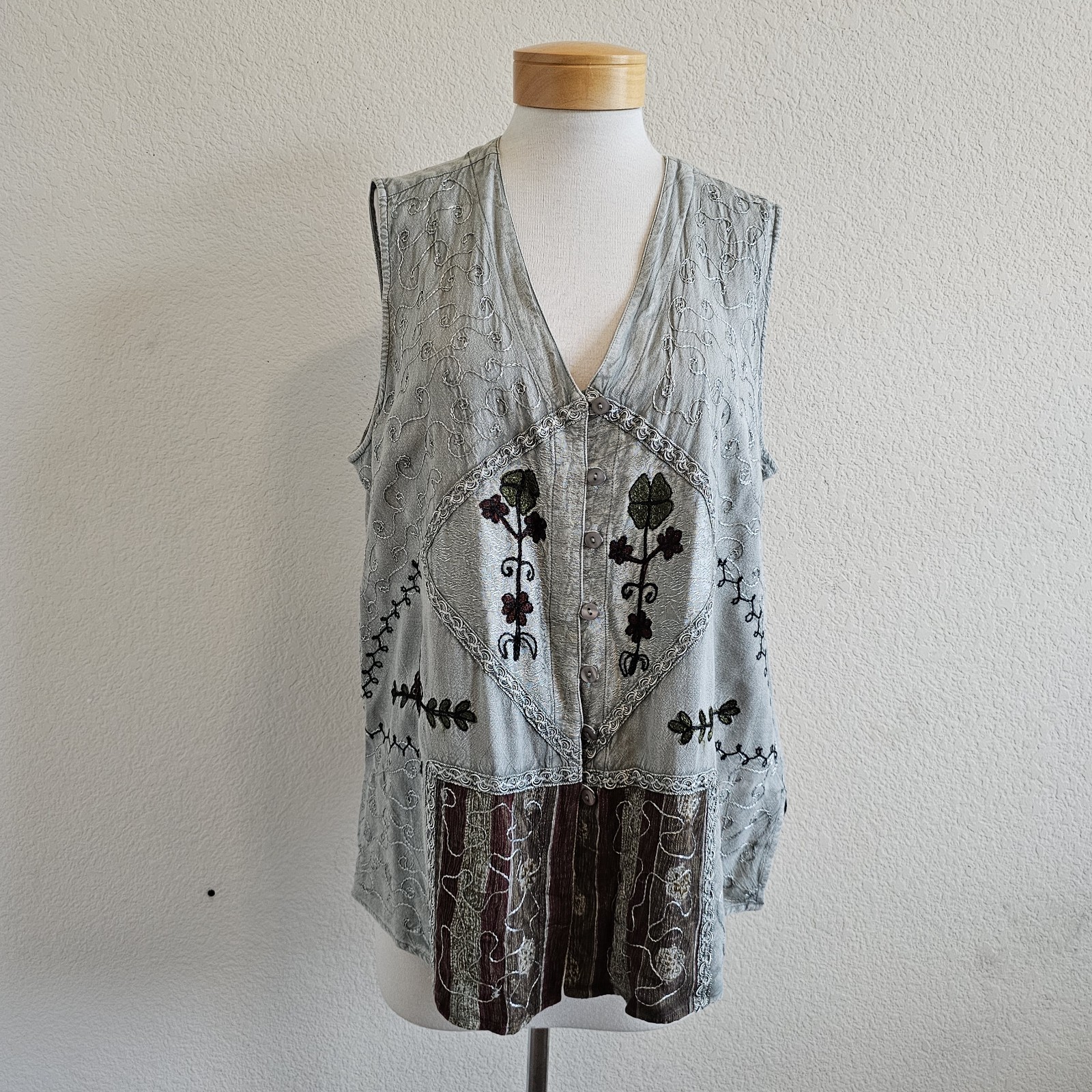 Vintage Select Embroidered Button Front Vest Boho Grunge Rayon Shirt Top 2X