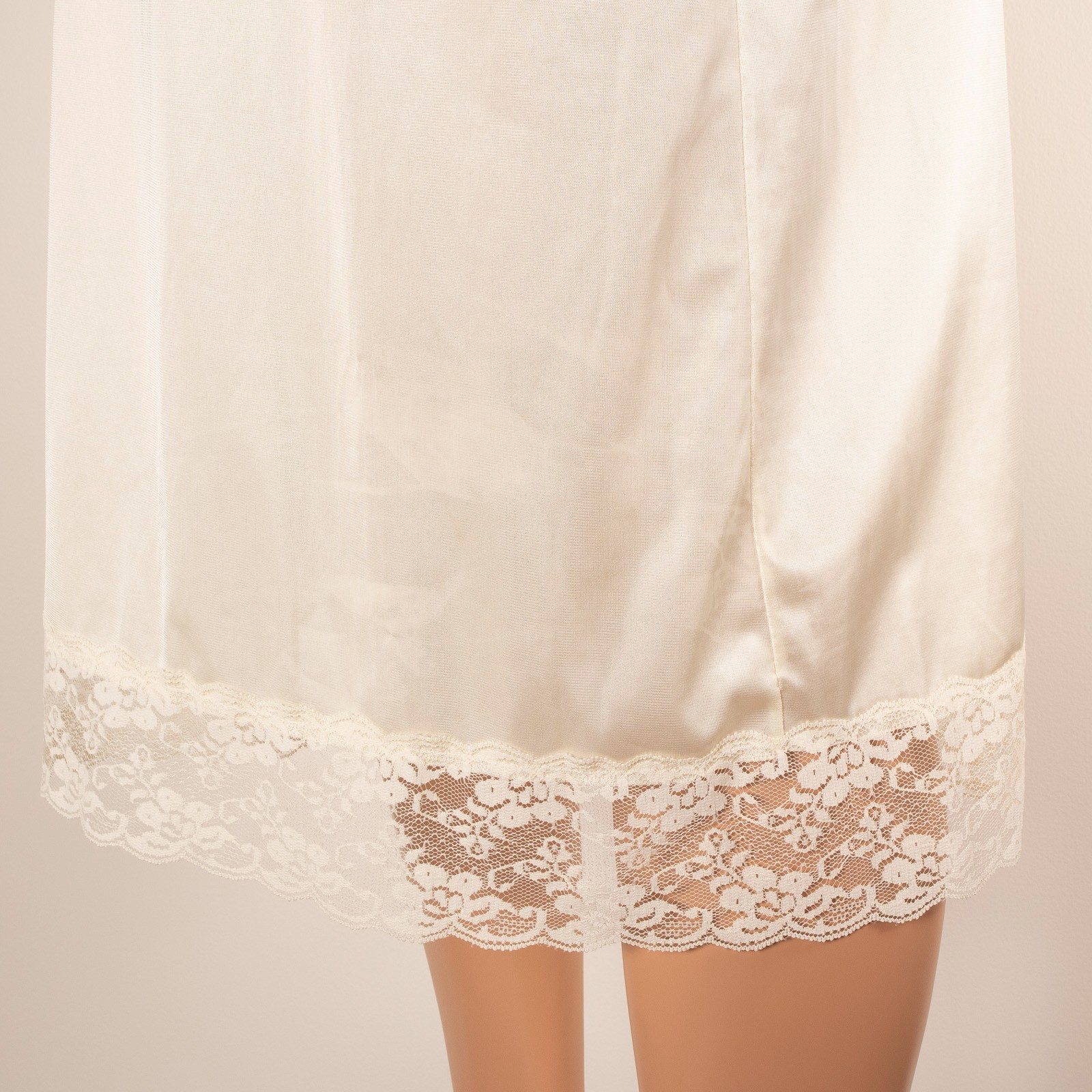Vintage PERFECT FORM Ivory Full Slip Dress Sz 46 Antron Nylon Lace Lingerie USA