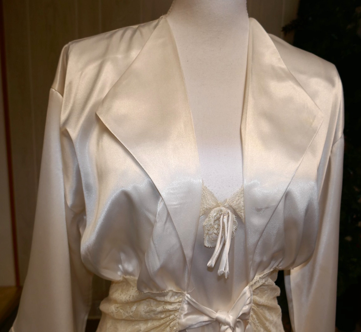 Vintage Blanche Robe And Nightgown Silky & Lace Peignoir Set- Size M