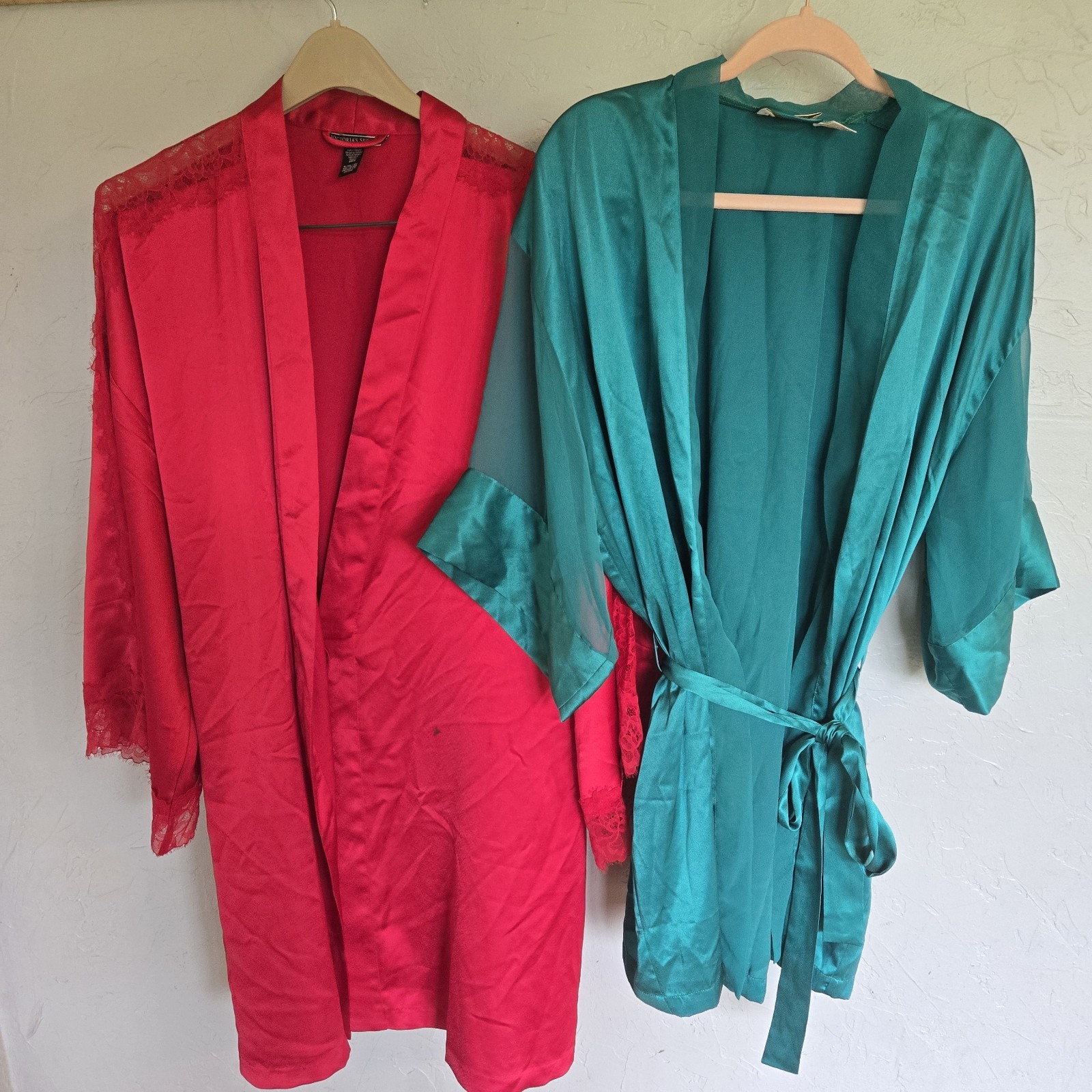 VTG Victoria’s Secret Gold Label Robe Lot Of 2 Emerald Green Red Stunning XL XXL