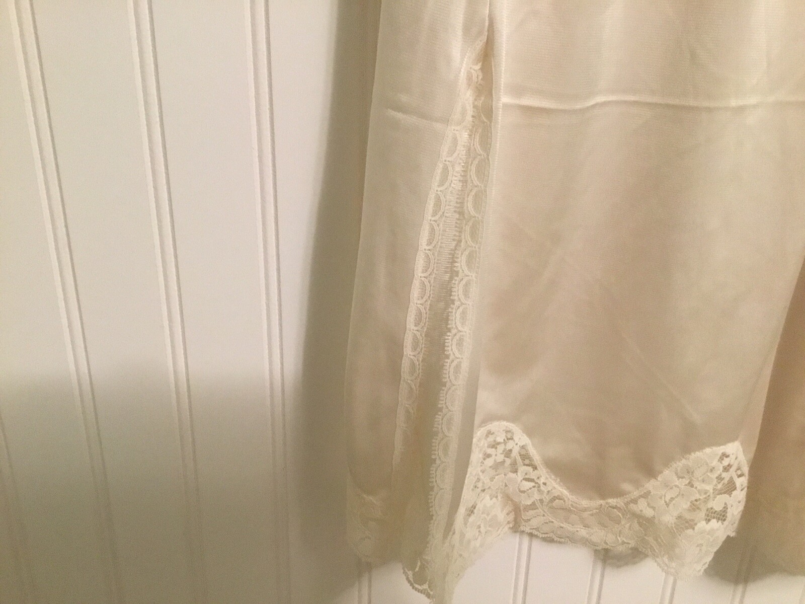 VINTAGE HALF SLIP – BODY LITES FOR JC PENNEY – SIZE Small – Scalloped LACE HEM