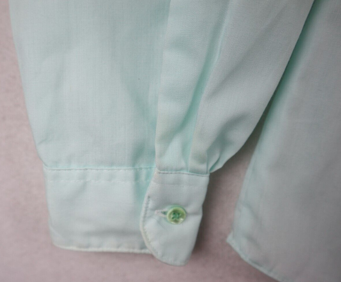 VINTAGE WOMEN’S MINT GREEN LONG SLEEVE BUTTON-UP BLOUSE – CLASSIC ELEGANCE – 10