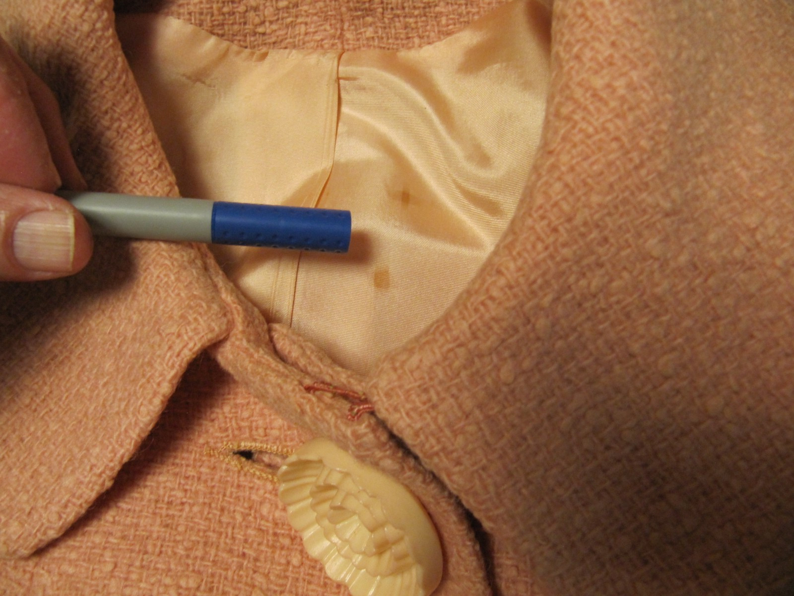 Vintage 50s Women’s Pink Boucle Wool Coat Flower Buttons Fits Size Large 12 14