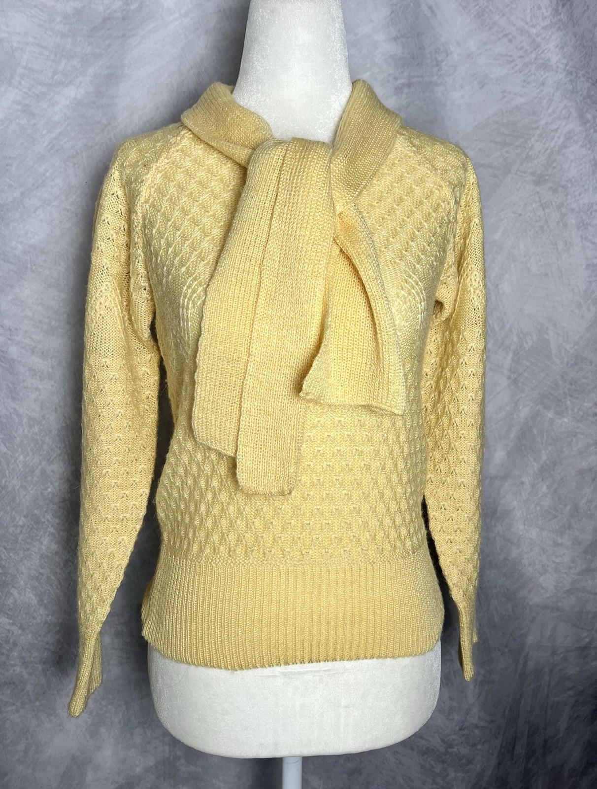 Vintage 1970s Yellow Cream Knit Attached Scarf Textured Pattern Sweater Sz S