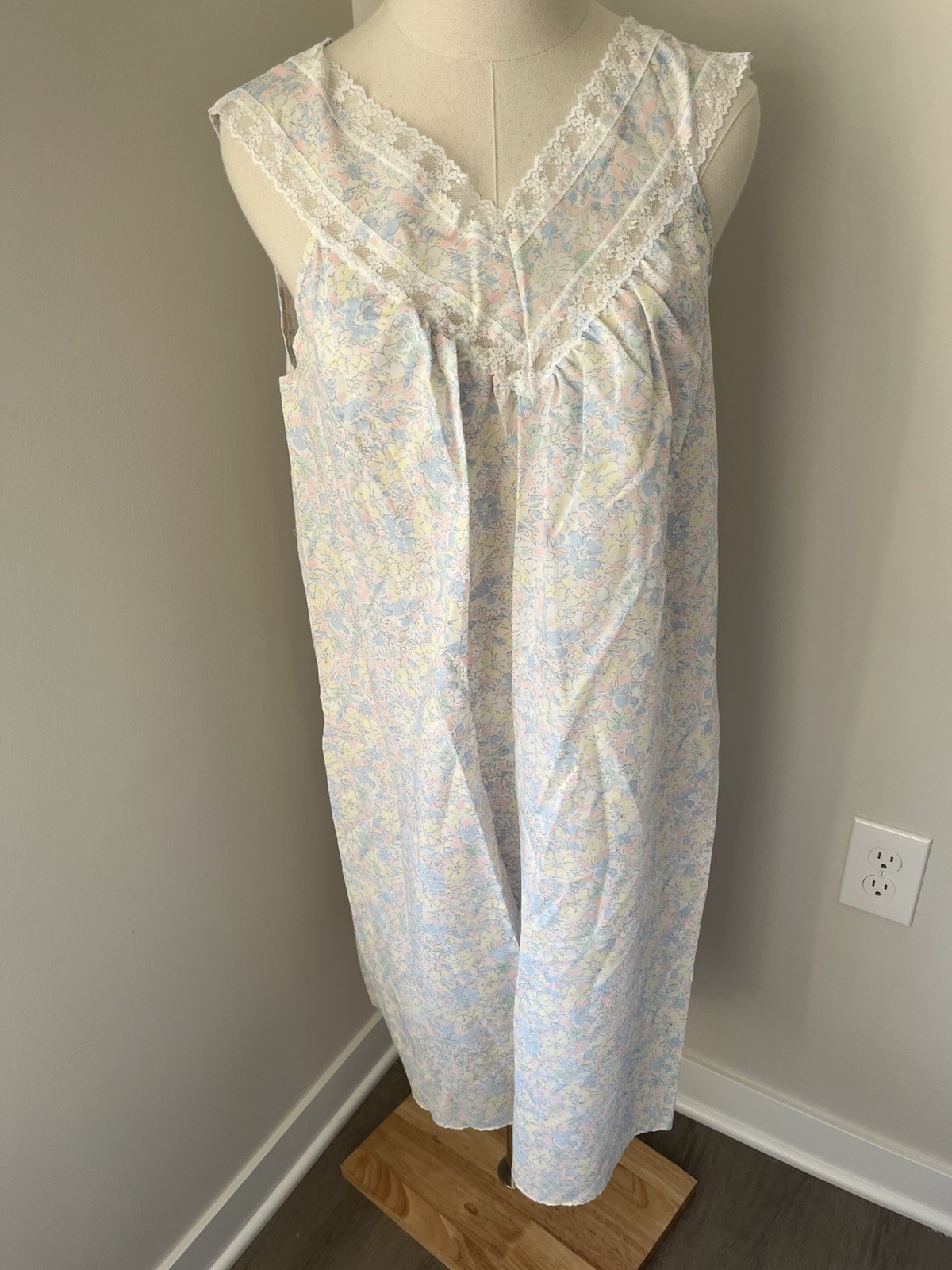 VTG 80s Night Moves Pastel Floral Nightgowns 2 Piece Set Cottagecore New