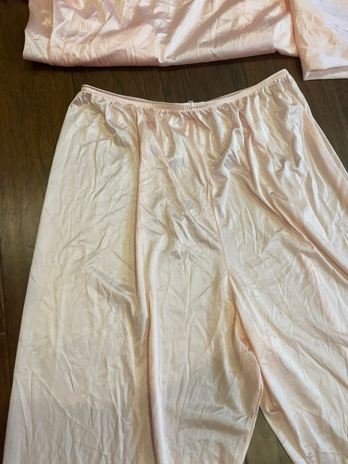 Vintage VANITY FAIR 2pc. Pajama Set PINK Top/Bottoms LOUNGE Nylon BUTTON UP sz M